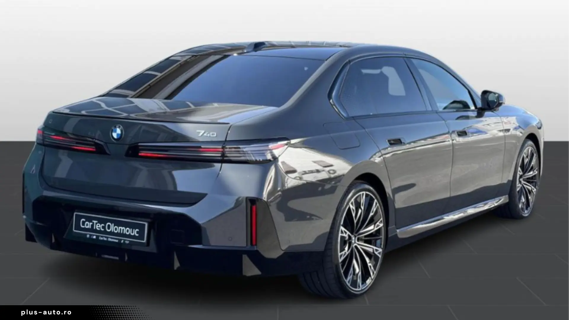 BMW 7 Series 740 xDrive Sedan