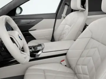BMW 7 Series 740 xDrive Sedan