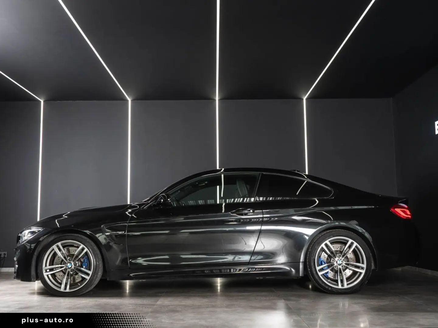 BMW M4 Coupe   M-SITZ NAVI-PROF HUD HIFI