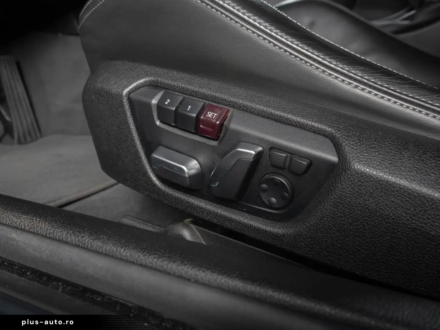 BMW M4 Coupe   M-SITZ NAVI-PROF HUD HIFI