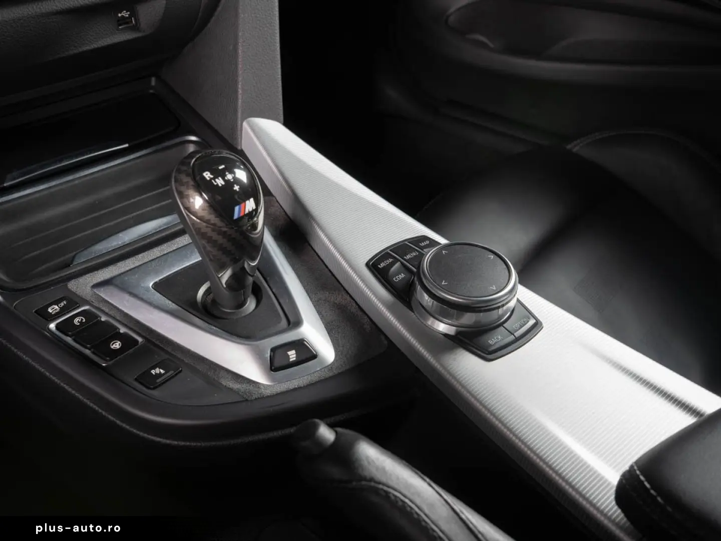 BMW M4 Coupe   M-SITZ NAVI-PROF HUD HIFI