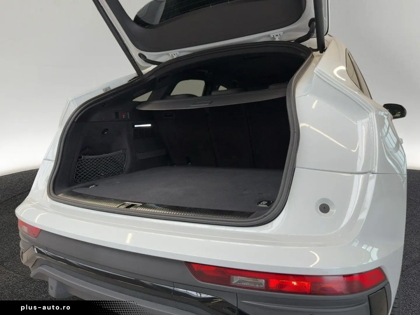 AUDI Q5 Sportback S line 55 TFSI e quattro Faruri Matrix LED