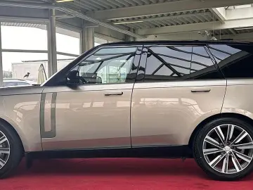 LAND ROVER Range Rover P400 HSE SWB PANO STANDHEIZUNG HUD