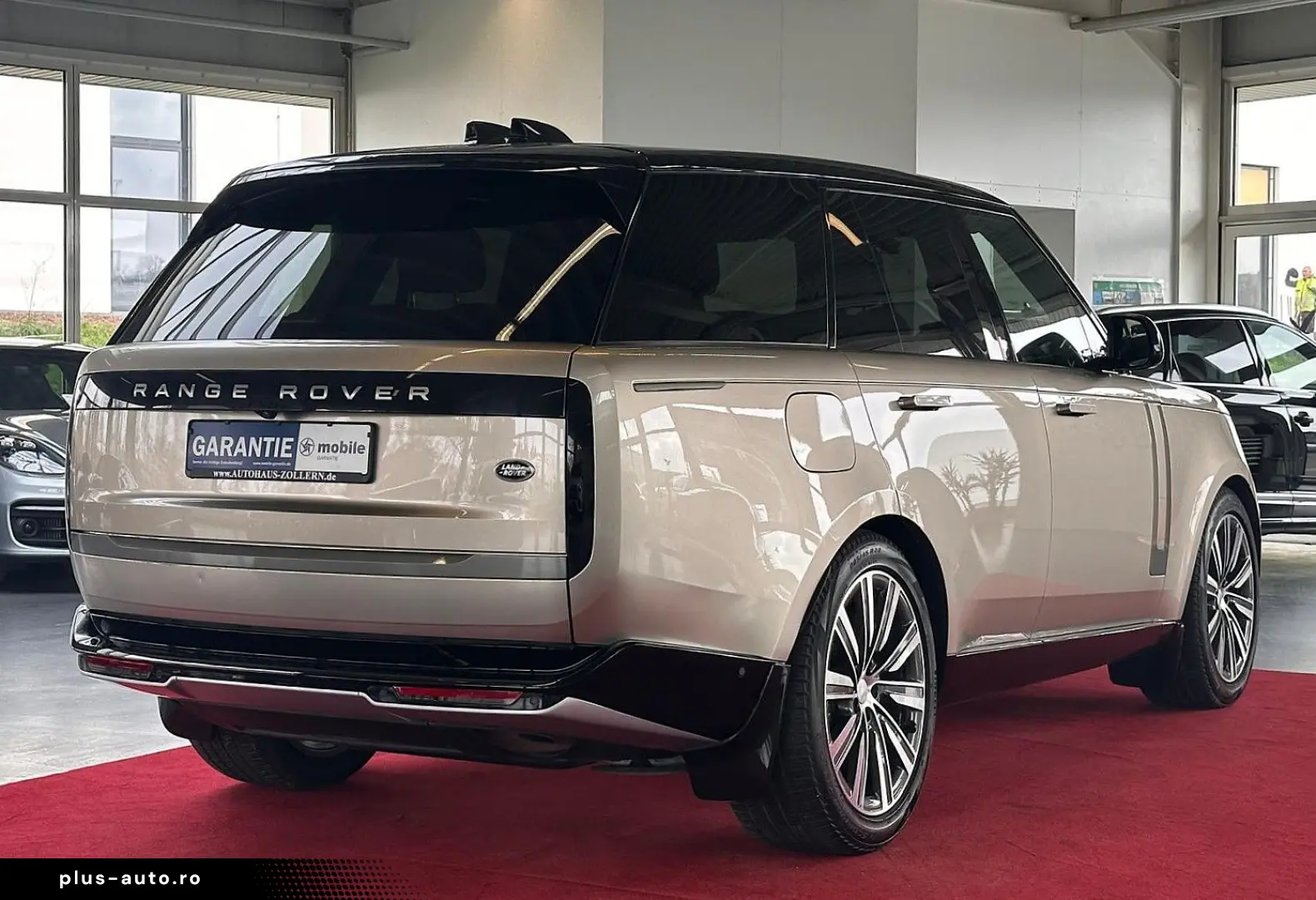 LAND ROVER Range Rover P400 HSE SWB PANO STANDHEIZUNG HUD
