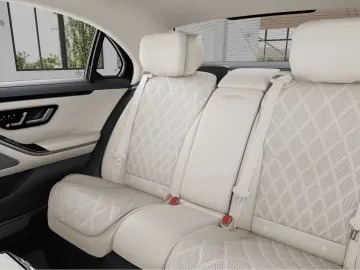 Mercedes-Benz S 450d 4Matic Long AMG Line_Pano_HUD