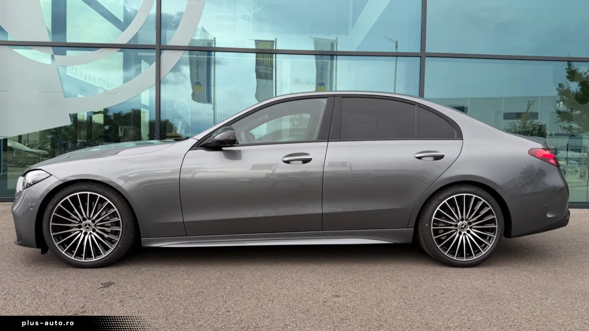 Mercedes-Benz C 200 AMG Line - Panoramic - MY2026