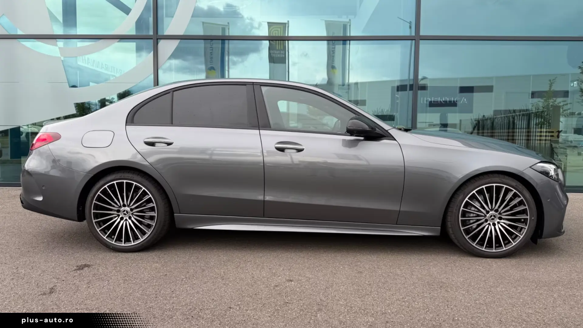 Mercedes-Benz C 200 AMG Line - Panoramic - MY2026