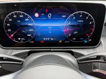 Mercedes-Benz C 200 AMG Line - Panoramic - MY2026