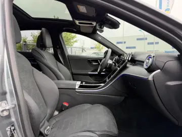 Mercedes-Benz C 200 AMG Line - Panoramic - MY2026