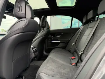 Mercedes-Benz C 200 AMG Line - Panoramic - MY2026