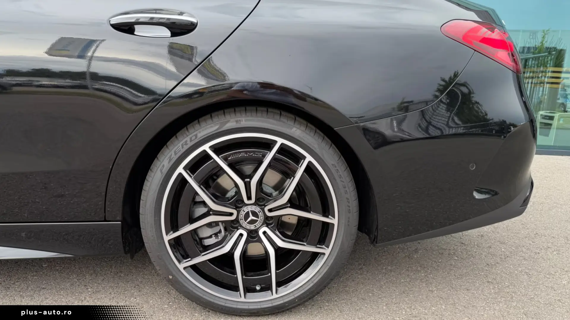 Mercedes-Benz C 300 AMG Line - Panoramic - MY2026
