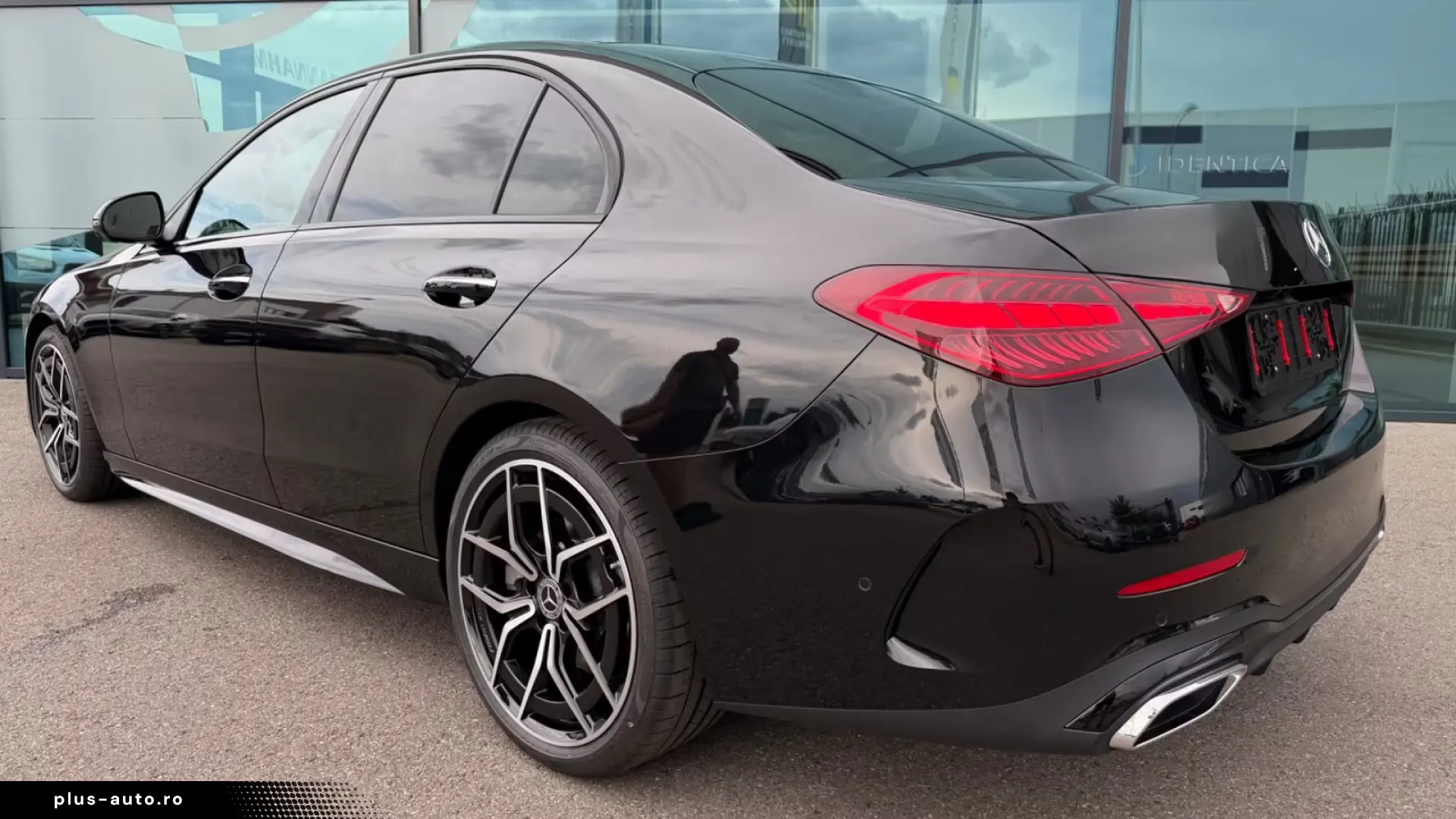 Mercedes-Benz C 300 AMG Line - Panoramic - MY2026