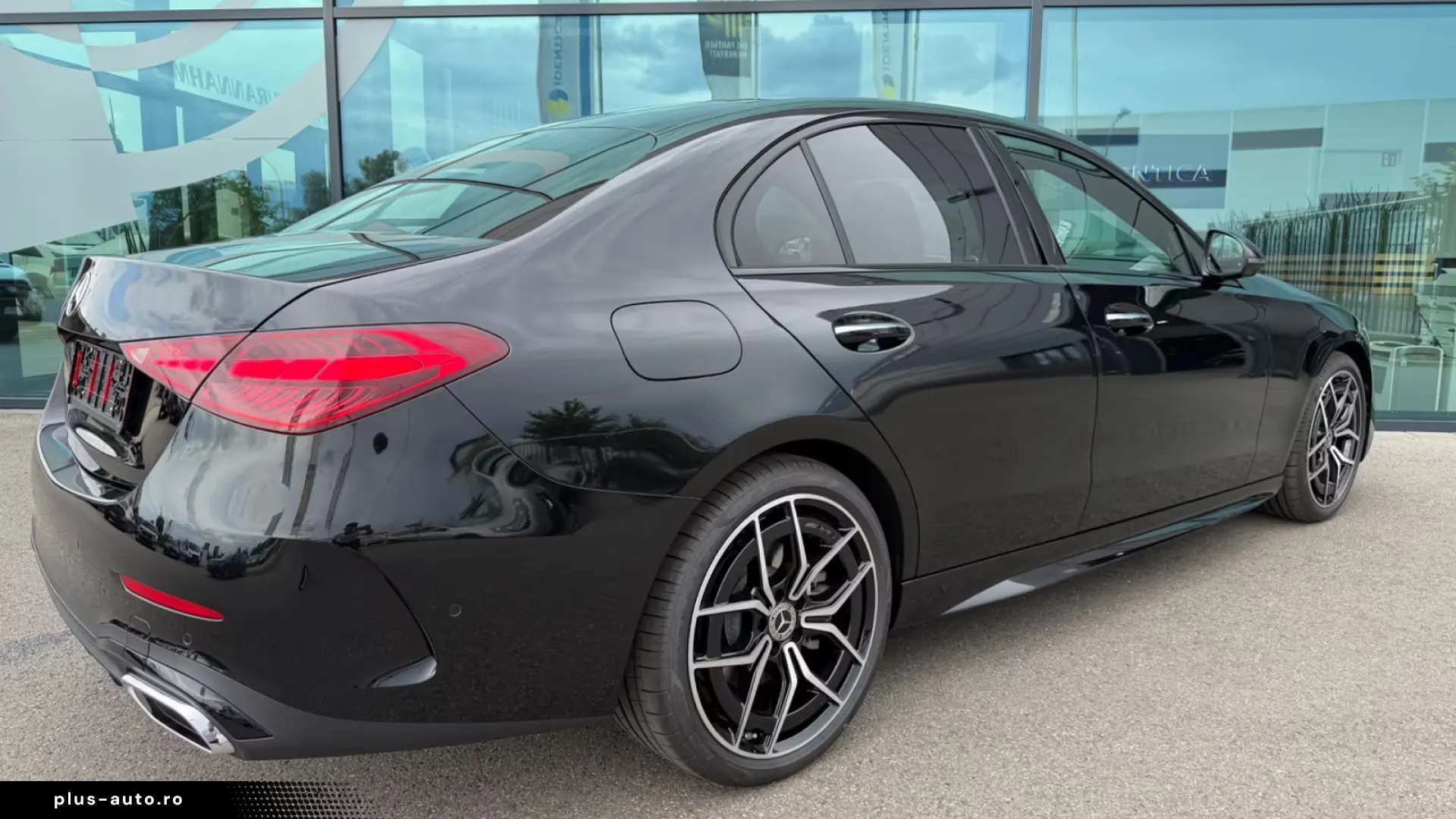 Mercedes-Benz C 300 AMG Line - Panoramic - MY2026
