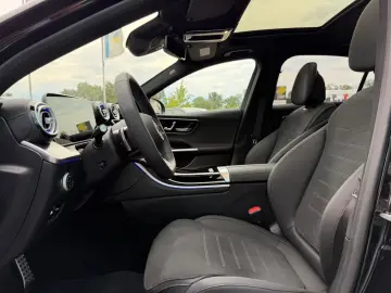 Mercedes-Benz C 300 AMG Line - Panoramic - MY2026