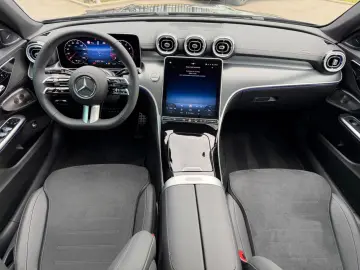 Mercedes-Benz C 300 AMG Line - Panoramic - MY2026