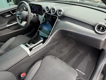 Mercedes-Benz C 300 AMG Line - Panoramic - MY2026