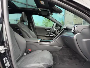 Mercedes-Benz C 300 AMG Line - Panoramic - MY2026