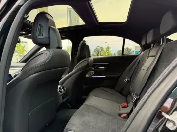 Mercedes-Benz C 300 AMG Line - Panoramic - MY2026