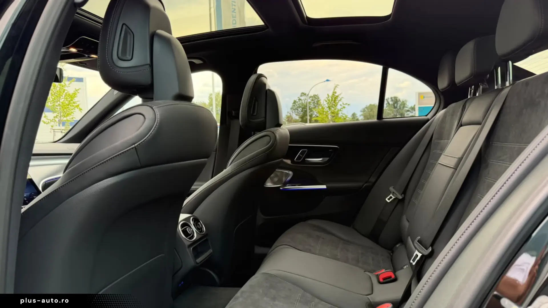 Mercedes-Benz C 300 AMG Line - Panoramic - MY2026