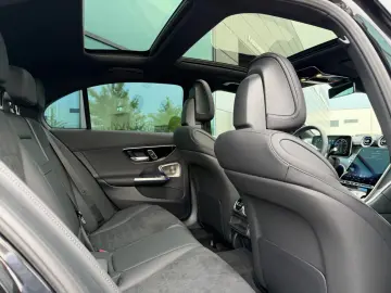 Mercedes-Benz C 300 AMG Line - Panoramic - MY2026