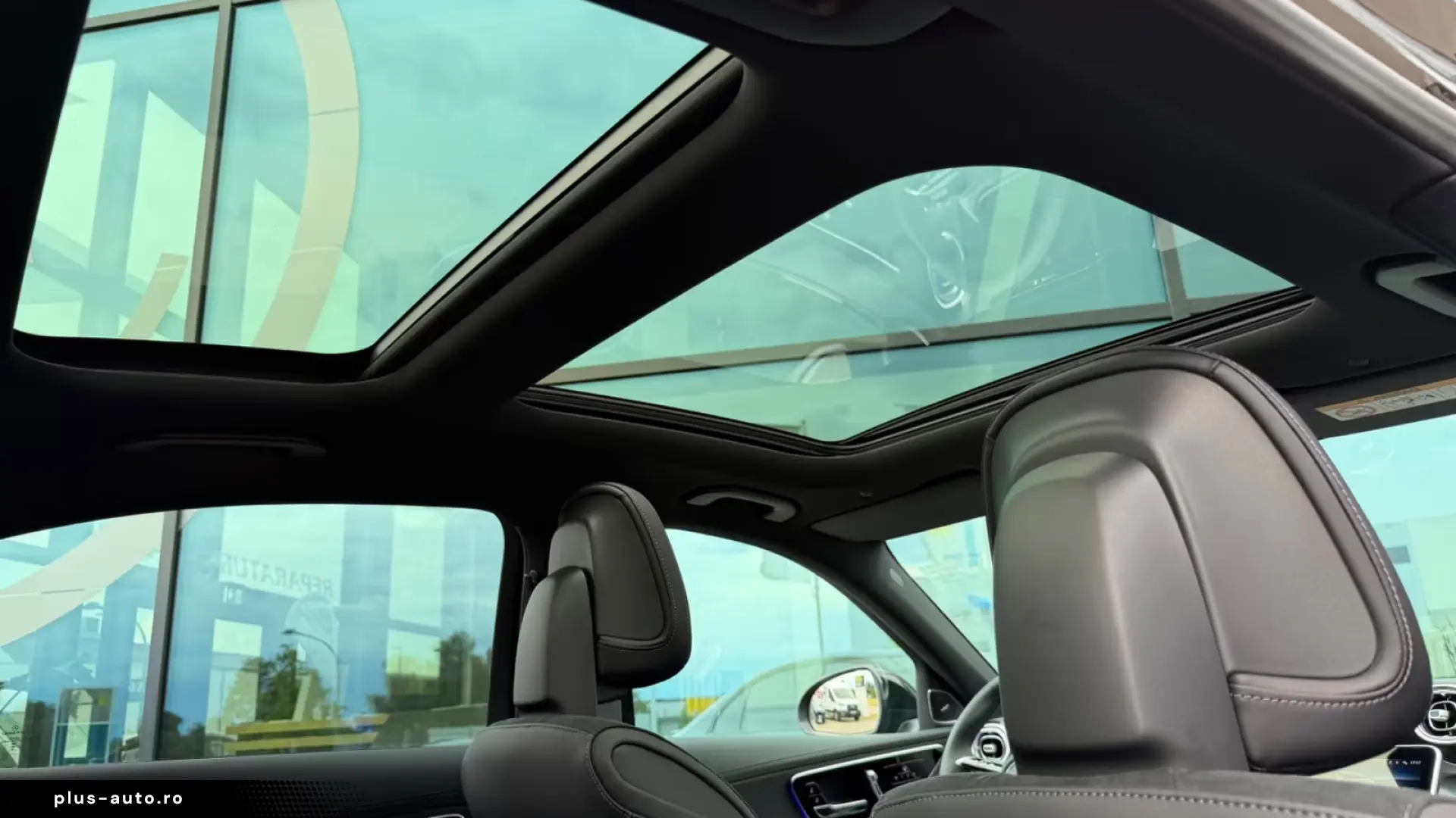 Mercedes-Benz C 300 AMG Line - Panoramic - MY2026