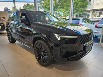 Volvo XC90 B5 AWD Black Edition Plus - 7 Locuri