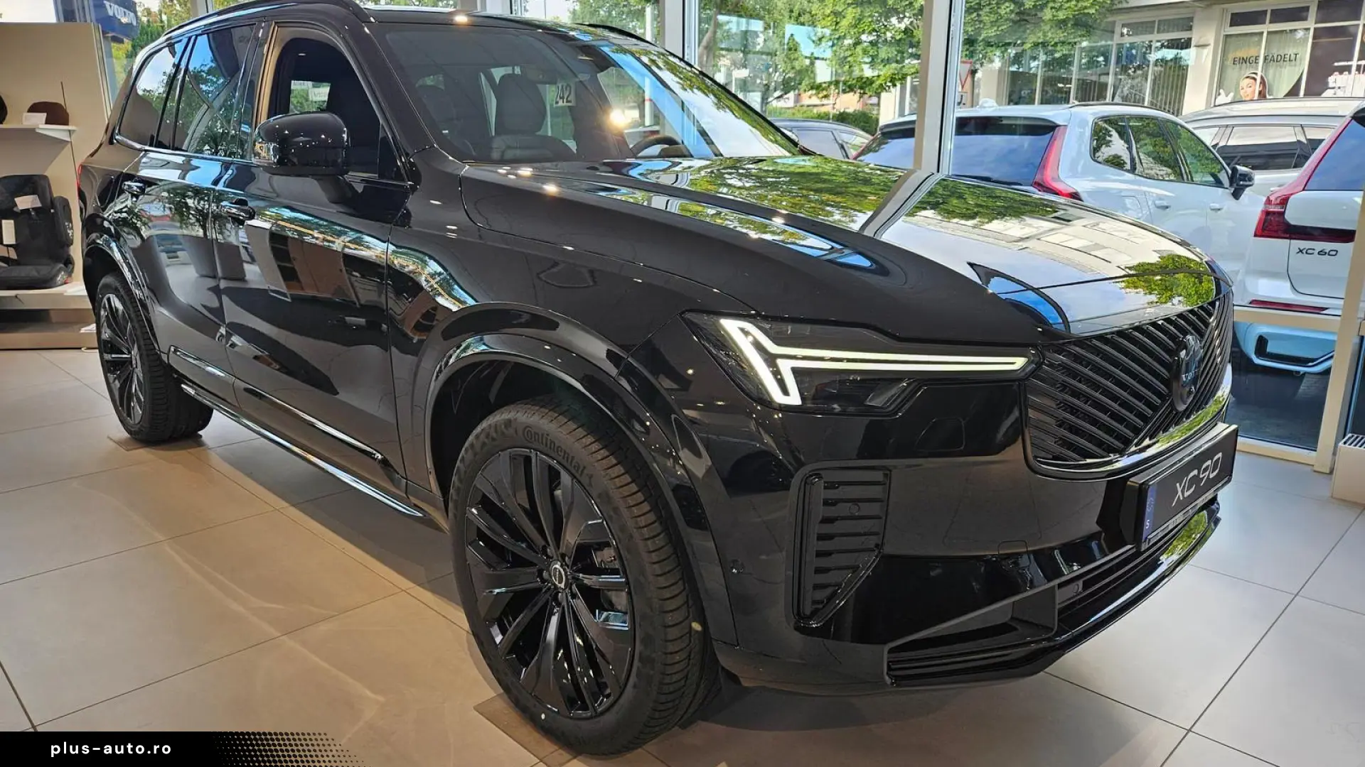 Volvo XC90 B5 AWD Black Edition Plus - 7 Locuri