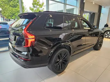 Volvo XC90 B5 AWD Black Edition Plus - 7 Locuri