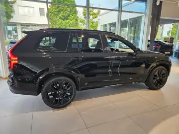 Volvo XC90 B5 AWD Black Edition Plus - 7 Locuri