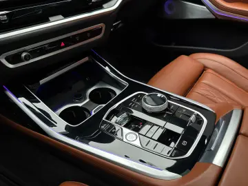 BMW X7 Disponibil imediat!