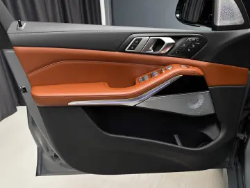 BMW X7 Disponibil imediat!