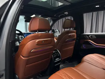 BMW X7 Disponibil imediat!