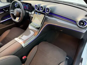 Mercedes-Benz C 200 AMG Line - MY2026