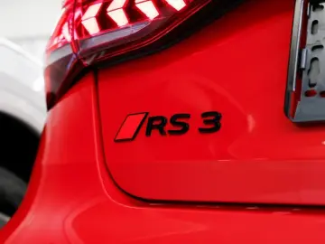 Audi RS3 Limousine ACC Matrix Pano Sonos Carbon