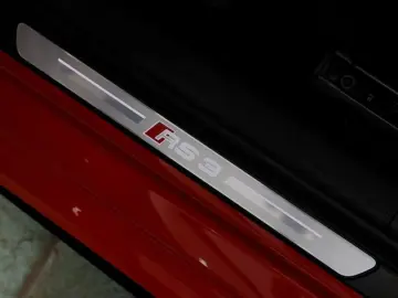 Audi RS3 Limousine ACC Matrix Pano Sonos Carbon