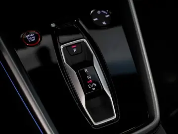 Audi RS3 Limousine ACC Matrix Pano Sonos Carbon