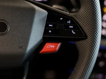 Audi RS3 Limousine ACC Matrix Pano Sonos Carbon
