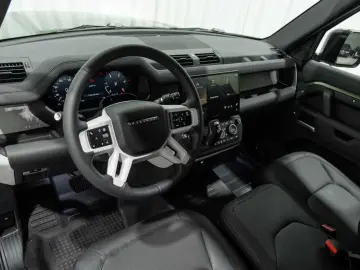 Land Rover Defender 110 D250 S - MY2026