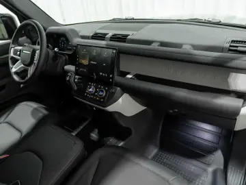 Land Rover Defender 110 D250 S - MY2026