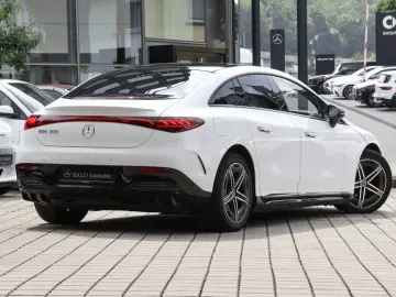 Mercedes-Benz EQE 300 AMG