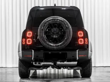 Land Rover Defender 110 D250 S - MY2026