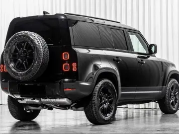 Land Rover Defender 110 D250 S - MY2026
