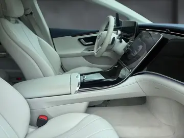 Mercedes-Benz EQE 300