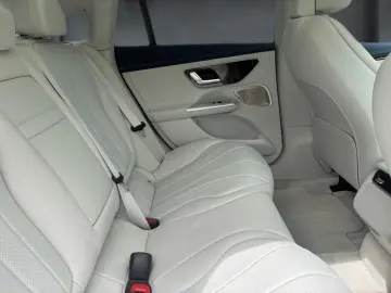 Mercedes-Benz EQE 300