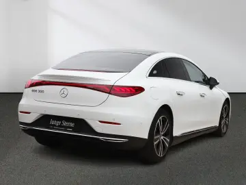 Mercedes-Benz EQE 300