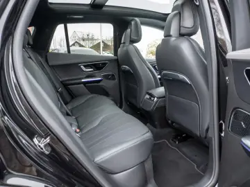 Mercedes-Benz EQE 350