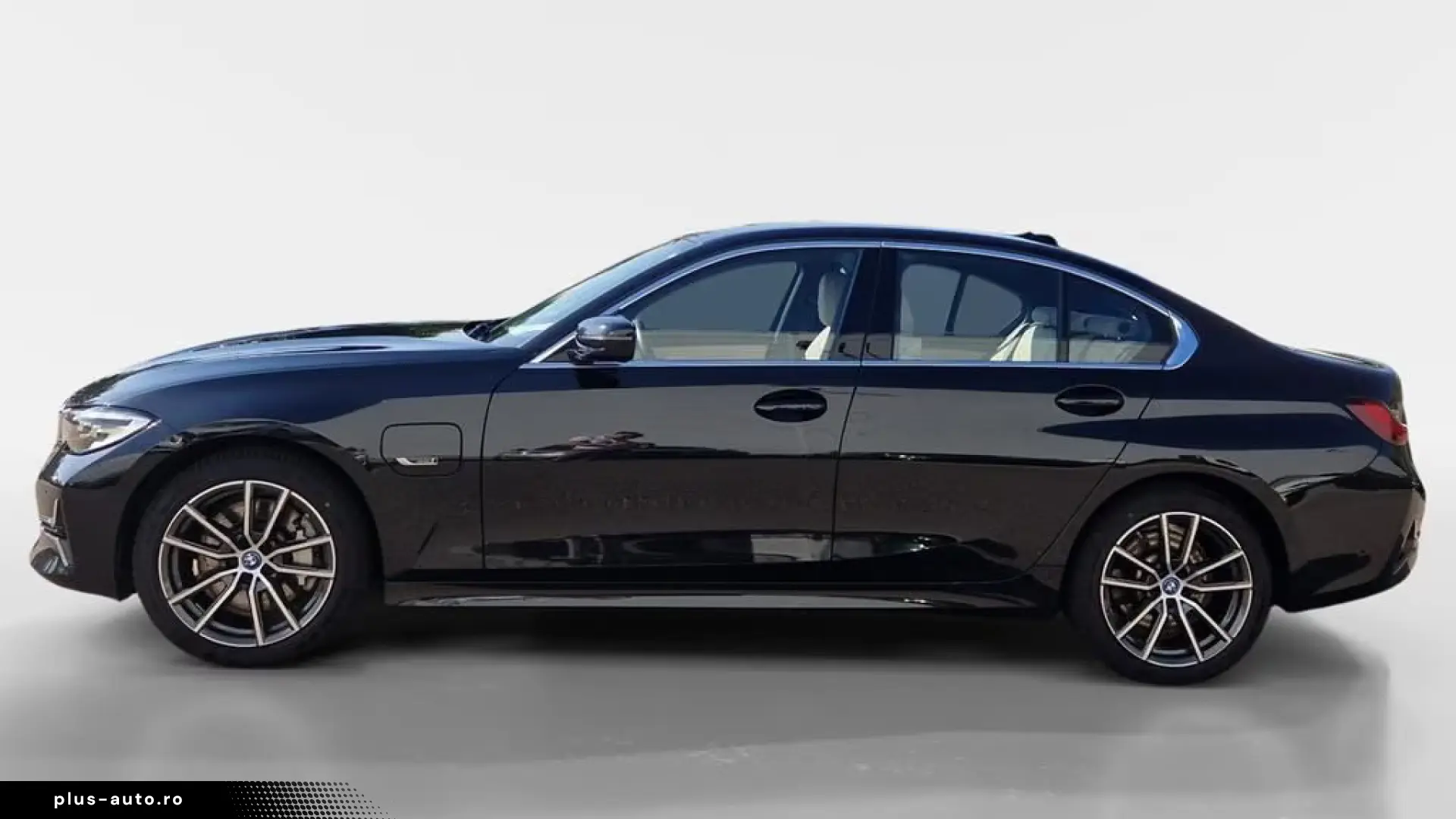 BMW 330e xDrive LuxuryLine HUD RFK Memory HiFi Leder