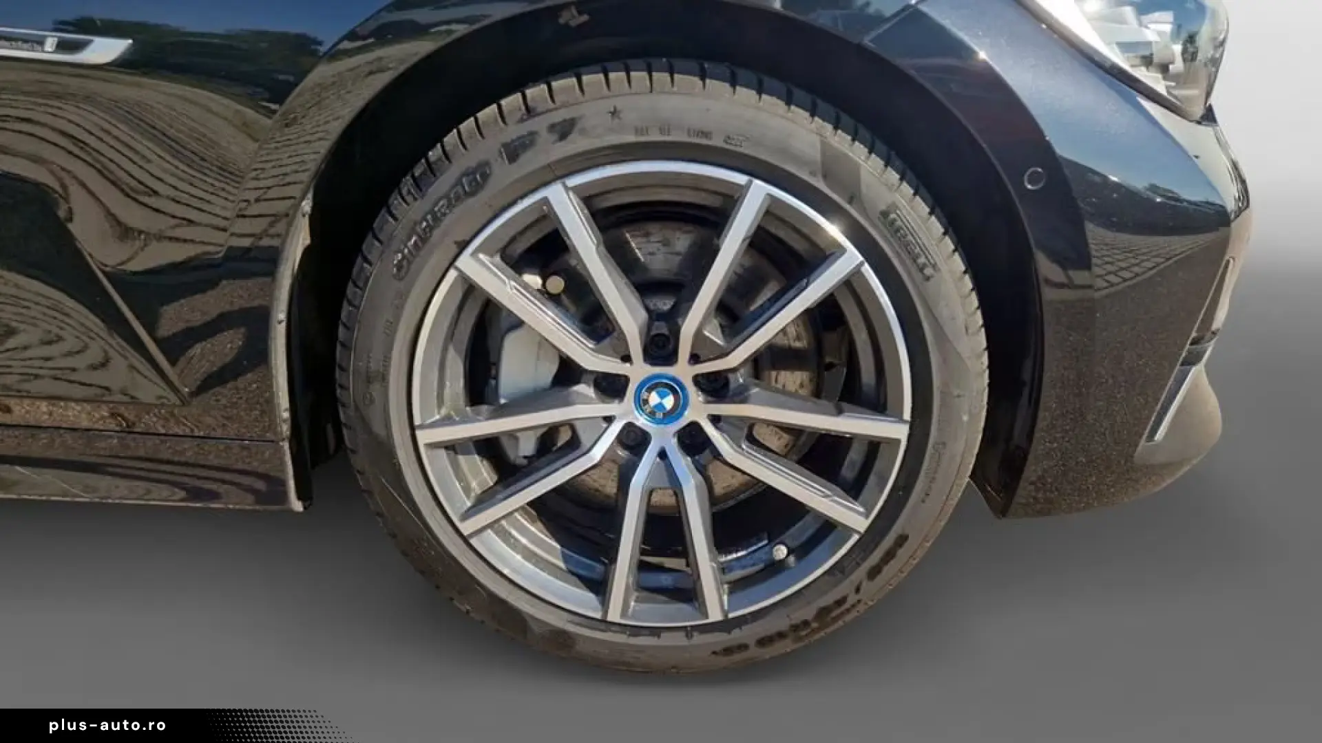 BMW 330e xDrive LuxuryLine HUD RFK Memory HiFi Leder