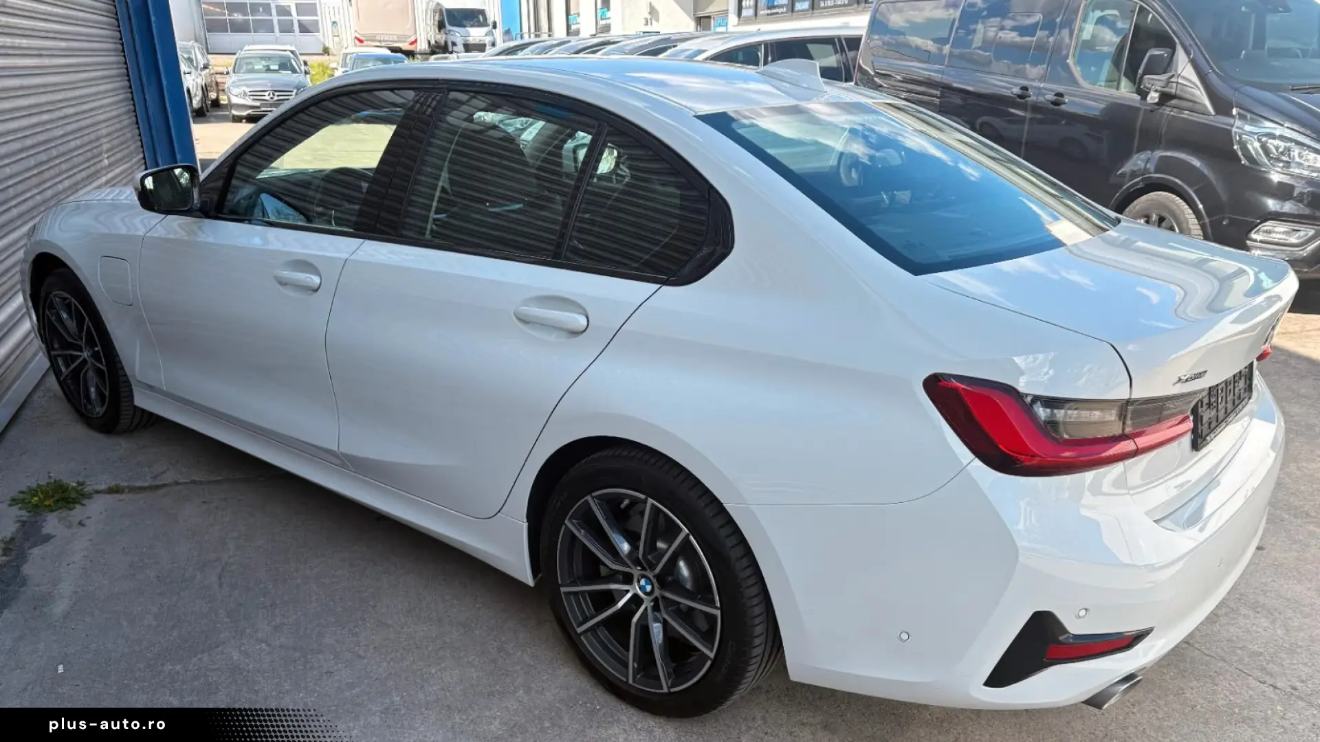 BMW 330 e xDrive Sport Line 360 KAM AHK LED NAVI