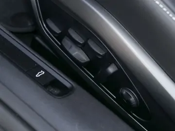 PORSCHE 992 911 Carrera 4 GTS Cabriolet Burmester PASM